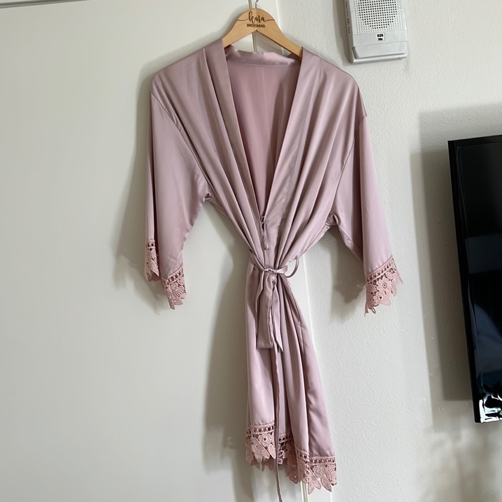 Mauve satin robe